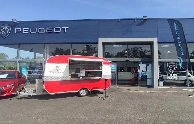 Food truck galettes lors de portes ouvertes en concession automobile